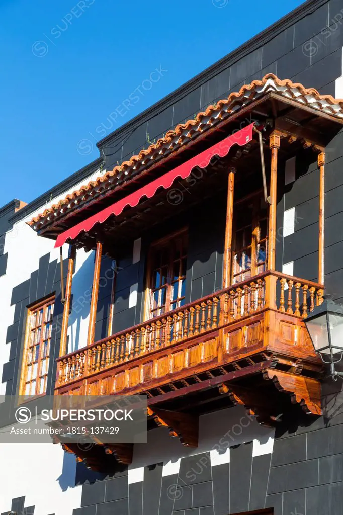 Spain, Canary Island, Manor houses with wooden balconies