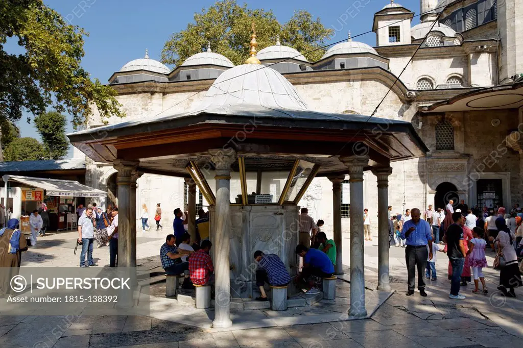 Turkey, Istanbul, People at Eyup Sultan Mosque