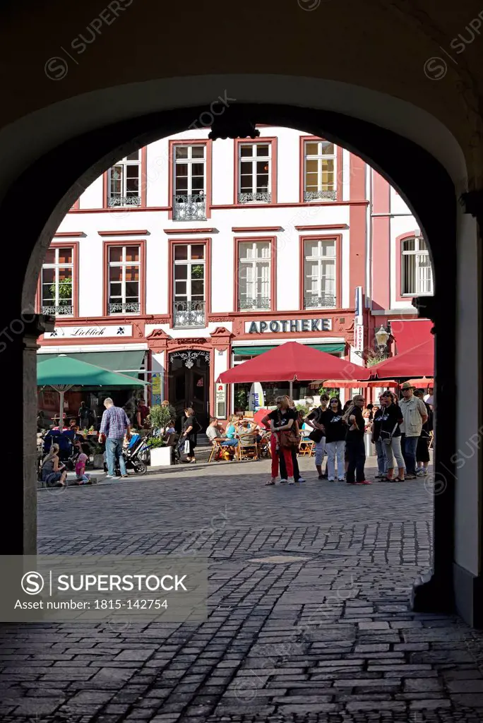 Germany, Rhineland-Palatinate, Koblenz, People at pavement cafe