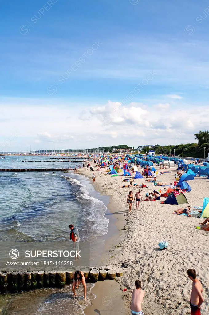 Germany, Mecklenburg Western Pomerania, People at beach