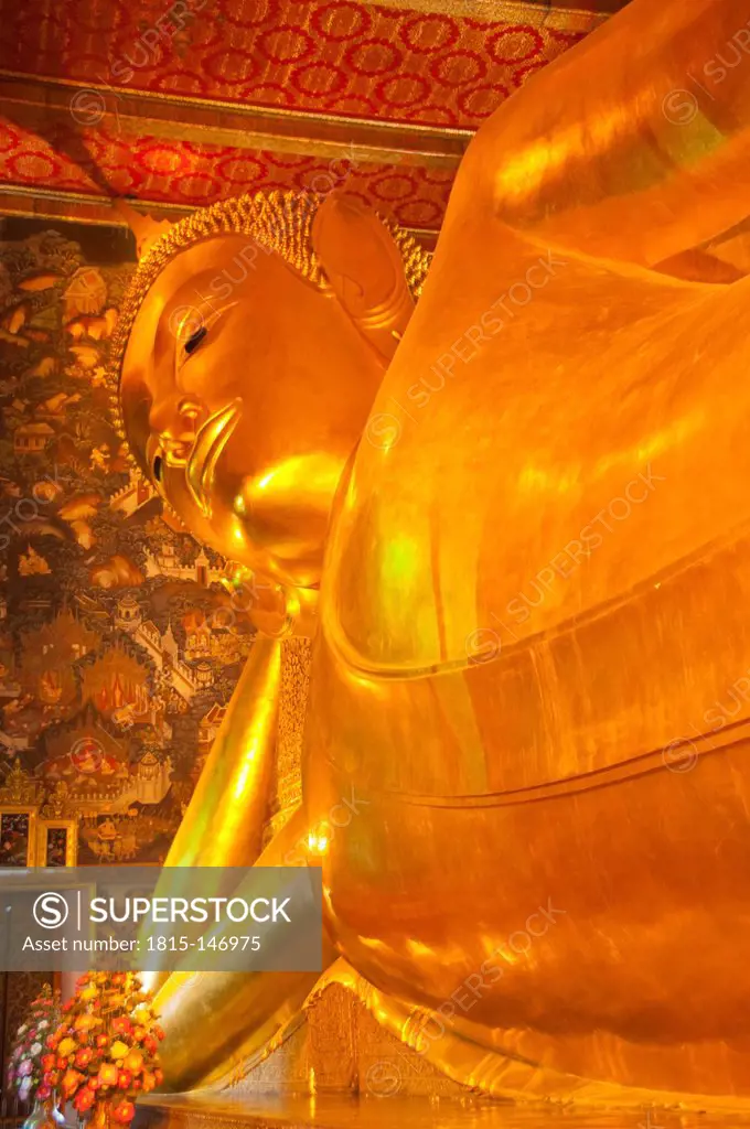 Thailand, Bangkok, Reclining Buddha at War Pho temple