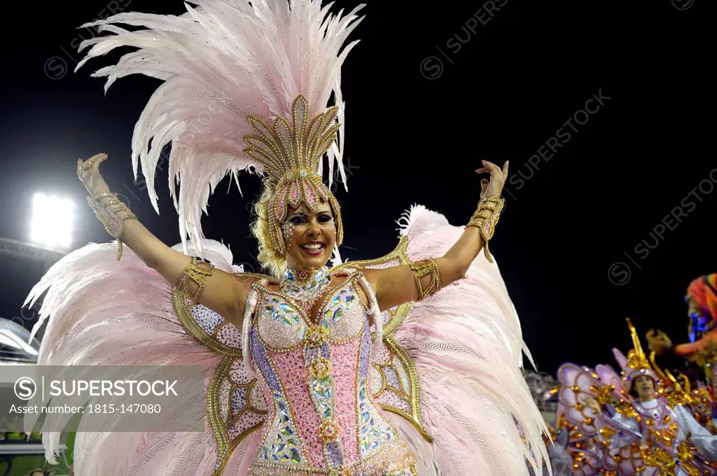 Brasil, Rio de Janeiro, Carnival, Samba dancer in costume