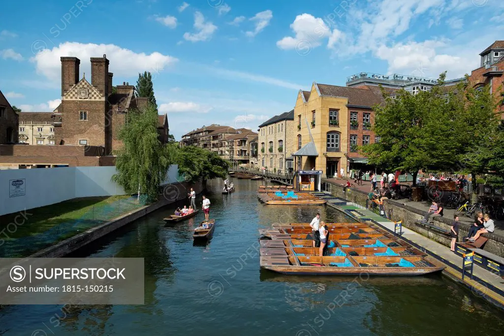 UK, England, Cambridge, Punt boats on River Cam