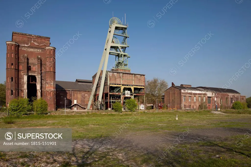 Germany, North Rhine Westphalia, Ruhr area, Herten, Hoheward tip, abandoned colliery Ewald with Malakow tower