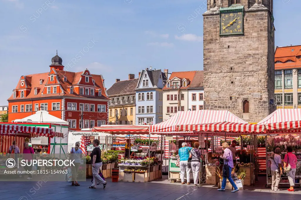 Germany, Saxony-Anhalt, Hallle, Market Square with Red Tower