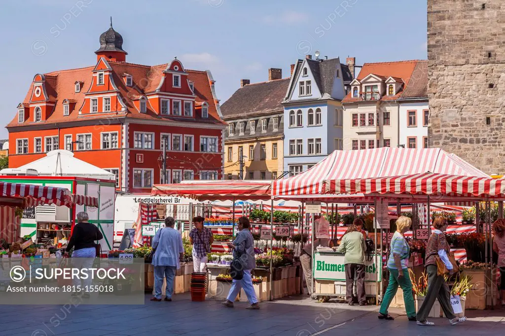 Germany, Saxony-Anhalt, Hallle, Market Square with Red Tower