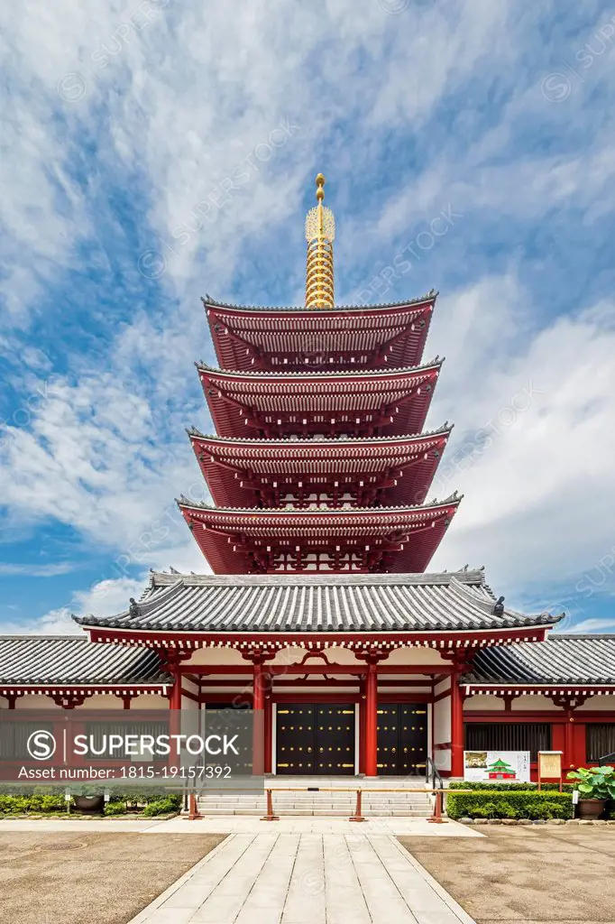 Japan, Kanto Region, Tokyo, Facade of Senso-Ji pagoda