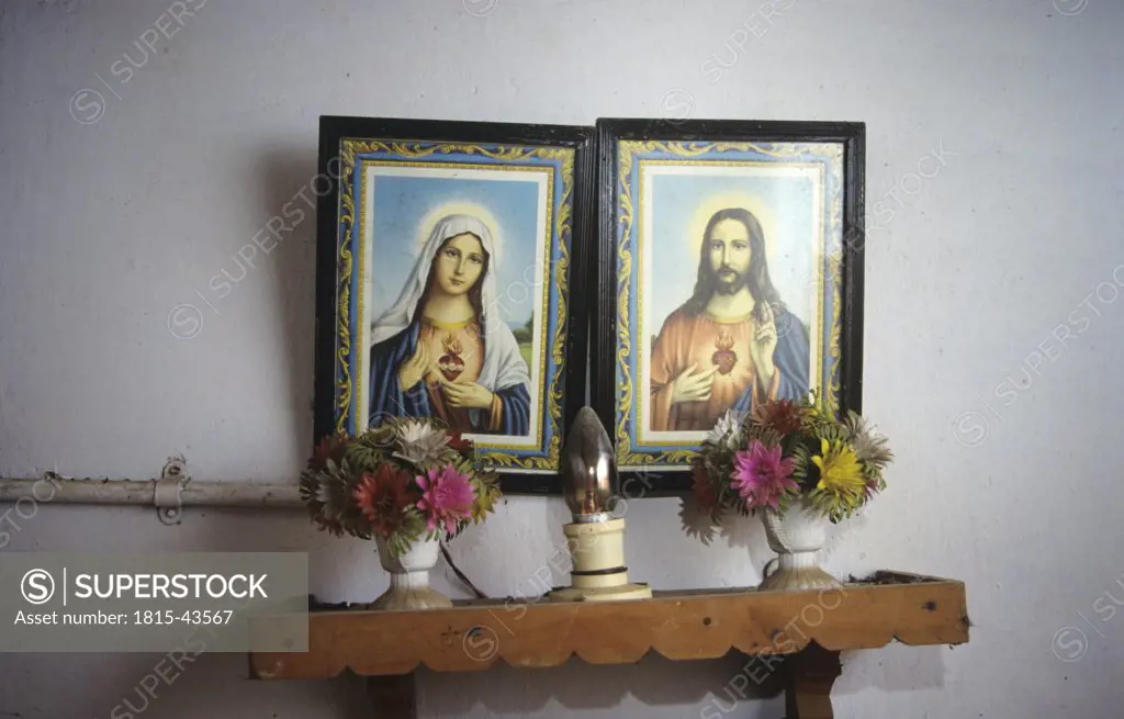 India, Goa, picture of the Virgin Mary and Jesus Christ