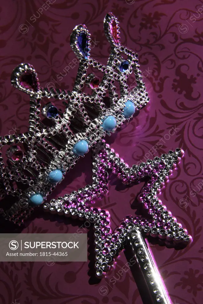 Star an crown-shaped costume jewellery
