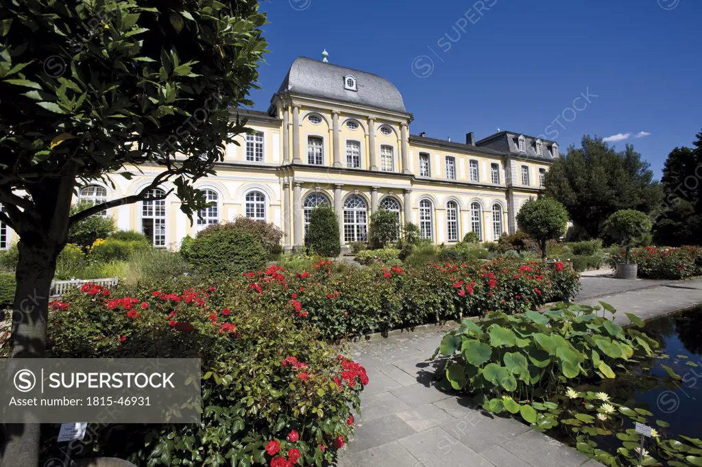 Germany, North Rhine-Westphalia, Bonn, Botanical garden with castle