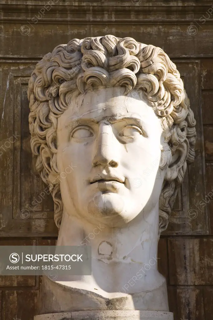 Italy, Rome, Museo Vaticano, Cortile della Pigna, Caesar bust, close up