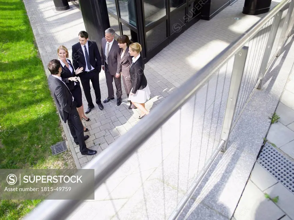 Germany, Baden_Württemberg, Stuttgart, Businesspeople talking, elevated view