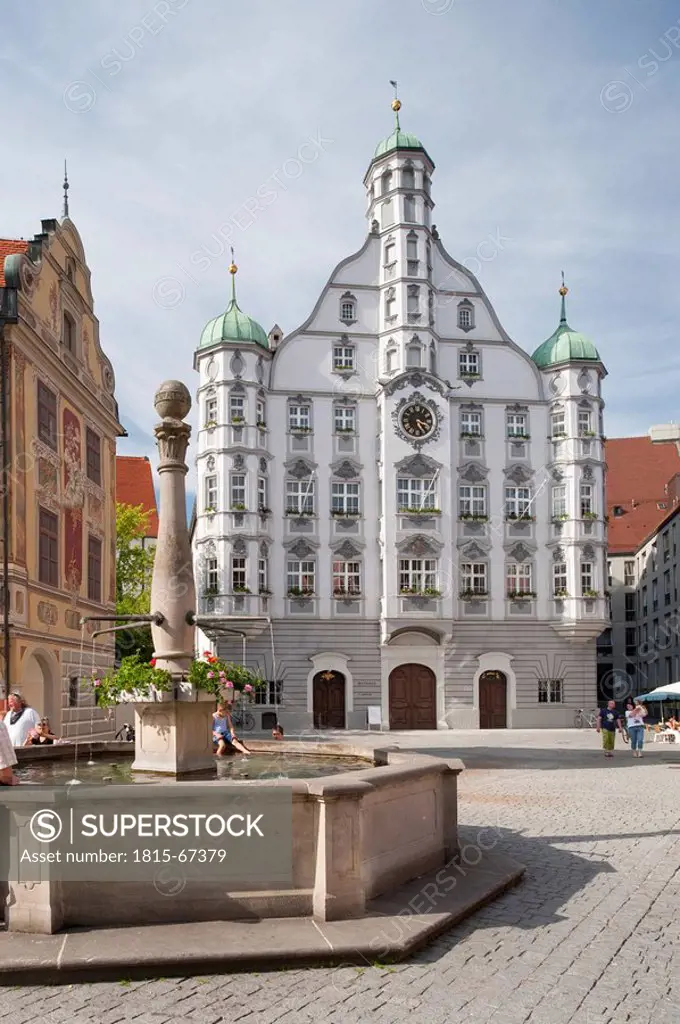 Germany, Bavaria, Memmingen, Market sqaure and Town hall