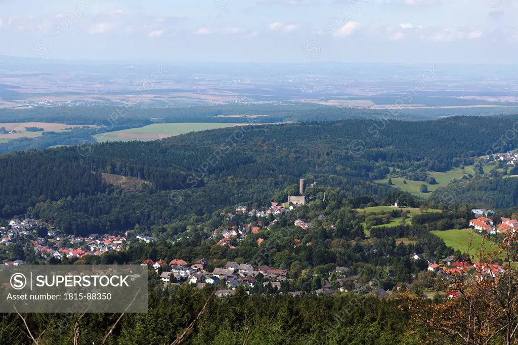 Europe, Germany, Hesse, Frankfurt, View of village and castle