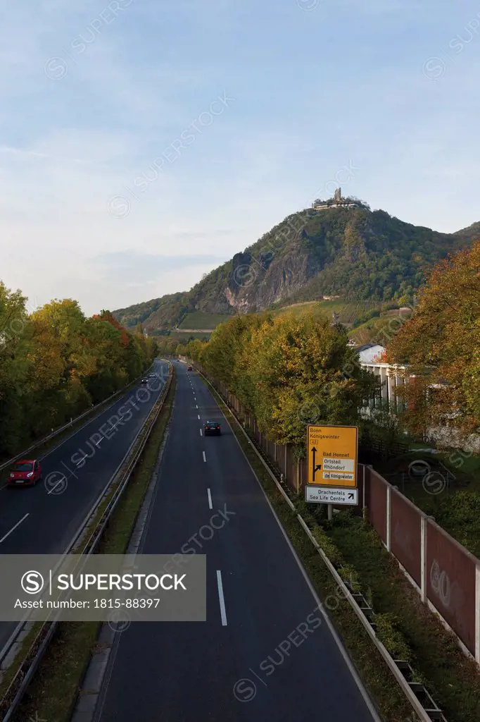 Europe, Germany, North Rhine_Westphalia, Middle Rhine, Bad Honnef, Siebengebirge, Drachenfels Castle, Cars passing through road number 42