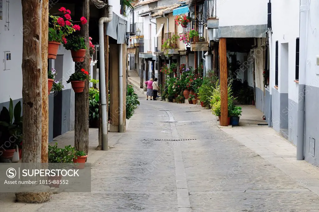 Europe, Spain, Extremadura, Guadalupe, View of narrow lane in old town