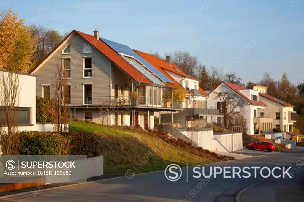 Germany, Baden Wurttemberg, Remshalden, Modern dwelling with solar panels