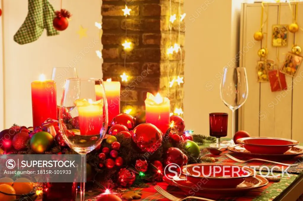 Germany, Cologne, Place setting at dining room for christmas