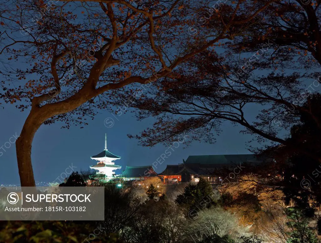 Japan, Kyoto, Pagoda of Kiyomizu dera Temple at night with city