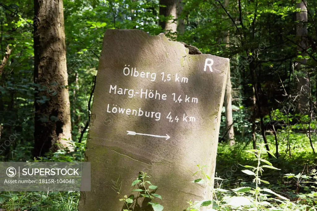 Europe, Germany, North Rhine Westphalia, View of hiking trail sign at Nature Park