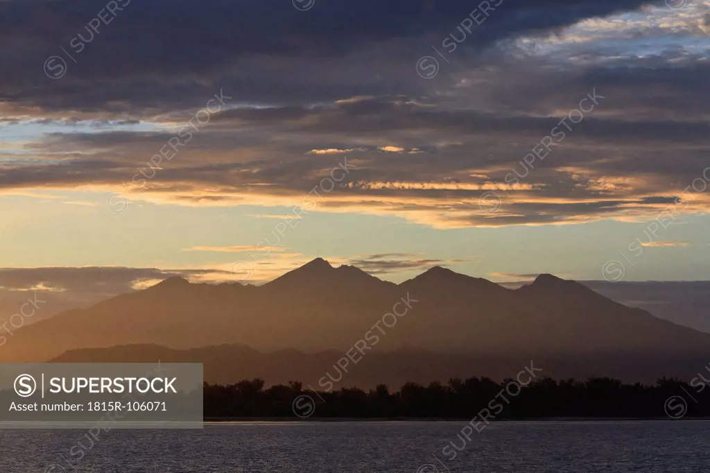 Indonesia, Lombock, Gili_Trawangan, View of beach at sunrise