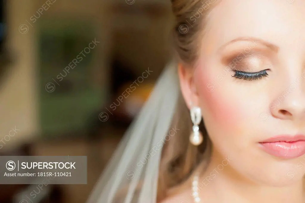 USA, Texas, Close up of young bride