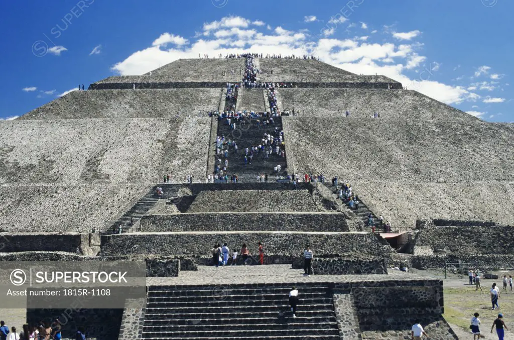 Mexico, Teotihuacan, pyramid of the sun