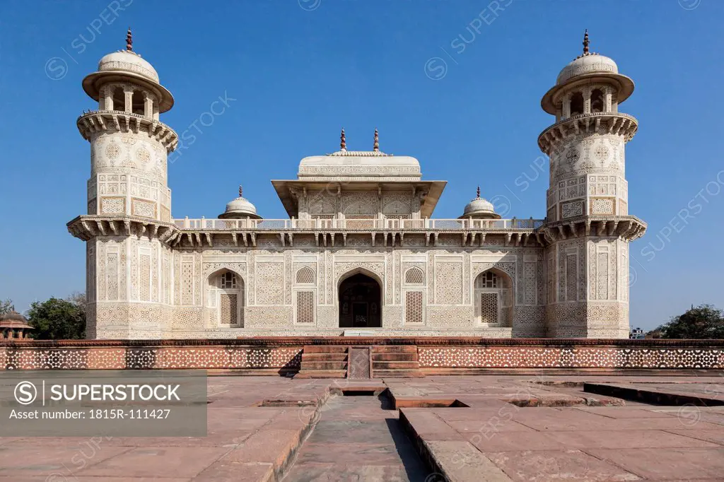 India, Uttar Pradesh, Agra, View of Tomb of Itimad_ud_Daulah