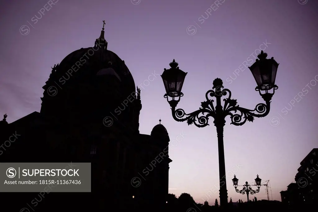 Germany, Berlin, Berlin-Mitte, Berlin Cathedral in the evening