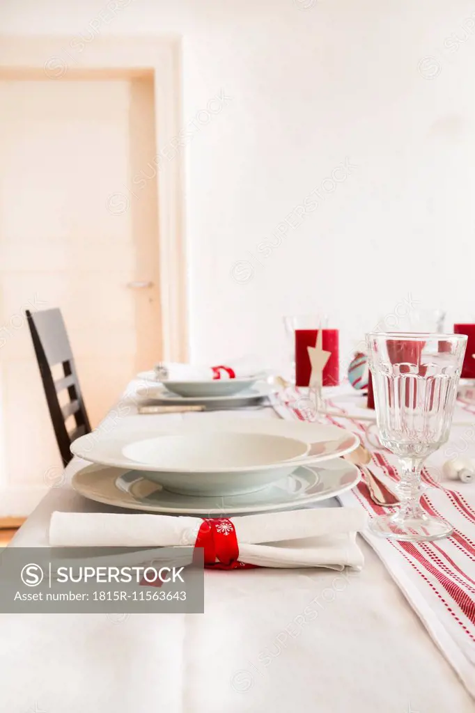 Red-white laid table at Christmas time