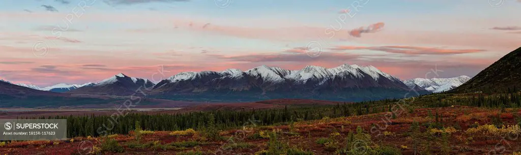 USA, Alaska, View of landscape with Alaska Range in autumn