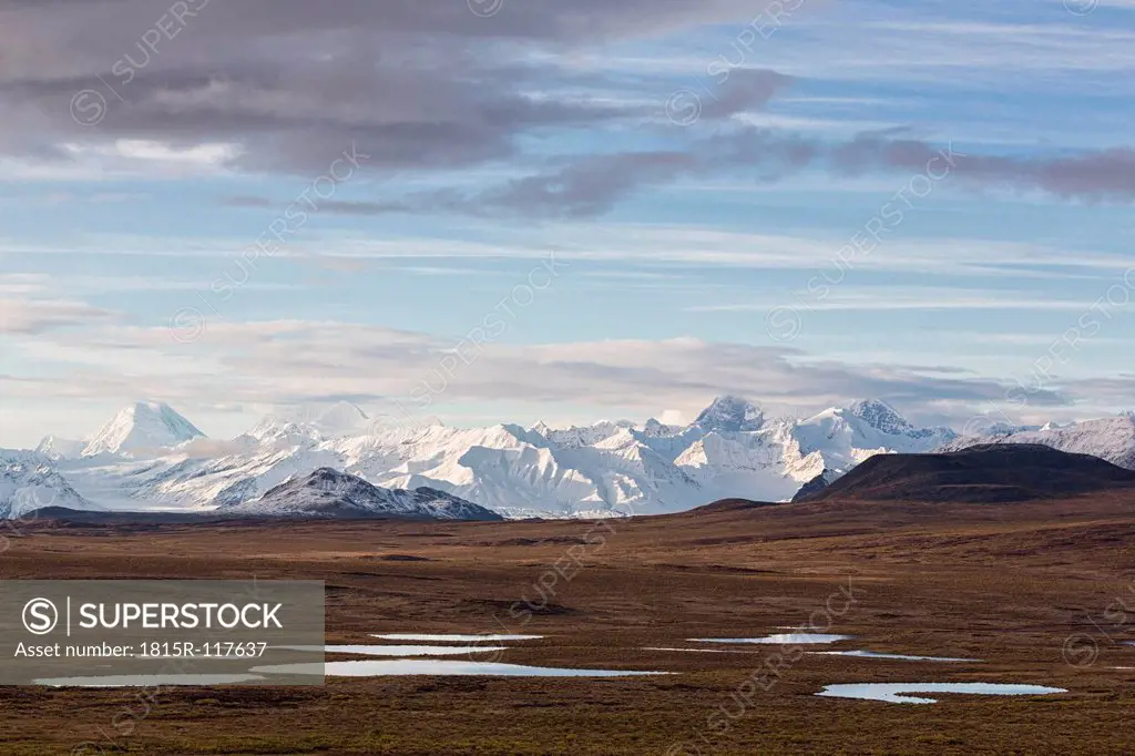USA, Alaska, View of landscape in autumn, Alaska Range in background
