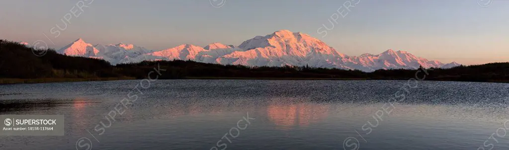 USA, Alaska, View of Mount McKinley and Alaska Range at Denali National Park
