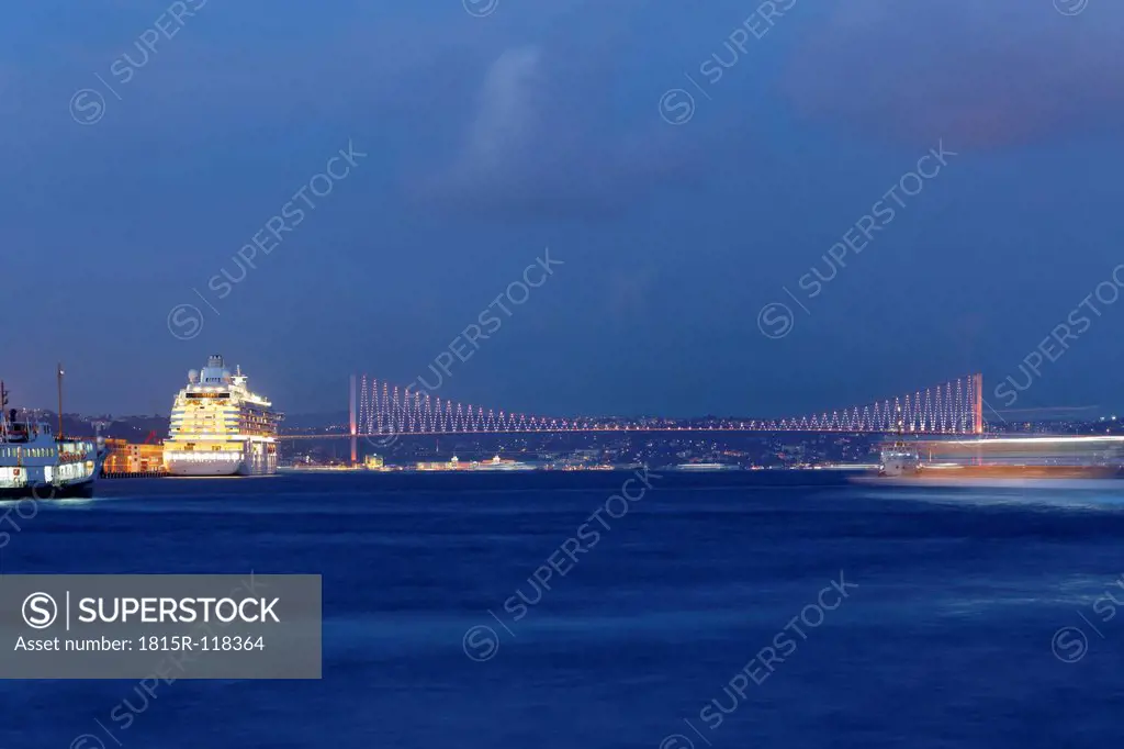 Europe, Turkey, Istanbul, Bosphorus Bridge at night