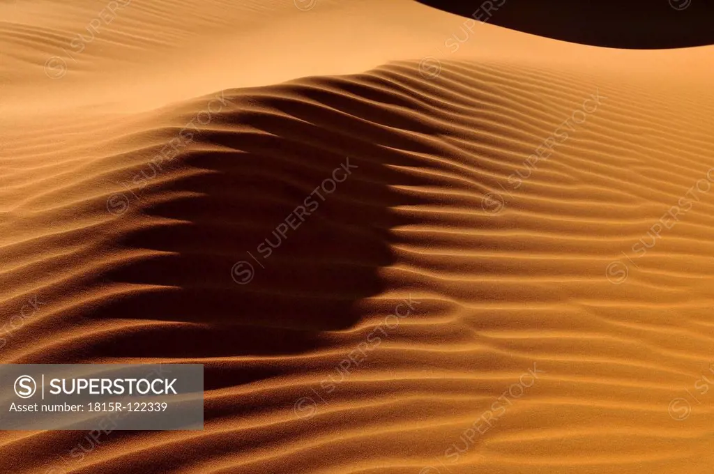 Algeria, View of sand dunes at Erg Tihoulahoun