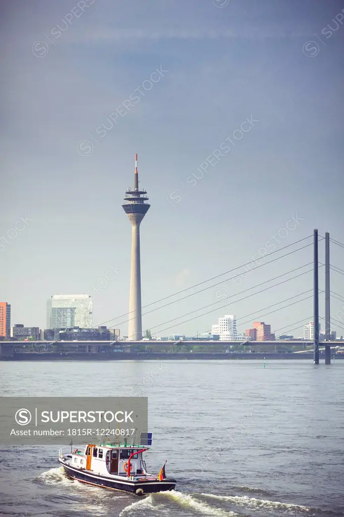 Germany, North Rhine-Westphalia, Duesseldorf, view to Rhine tower, Rhine bridge and Rhine River