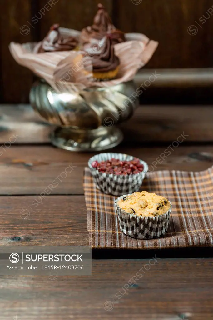 Mini muffin and muffin paper cup of barberries