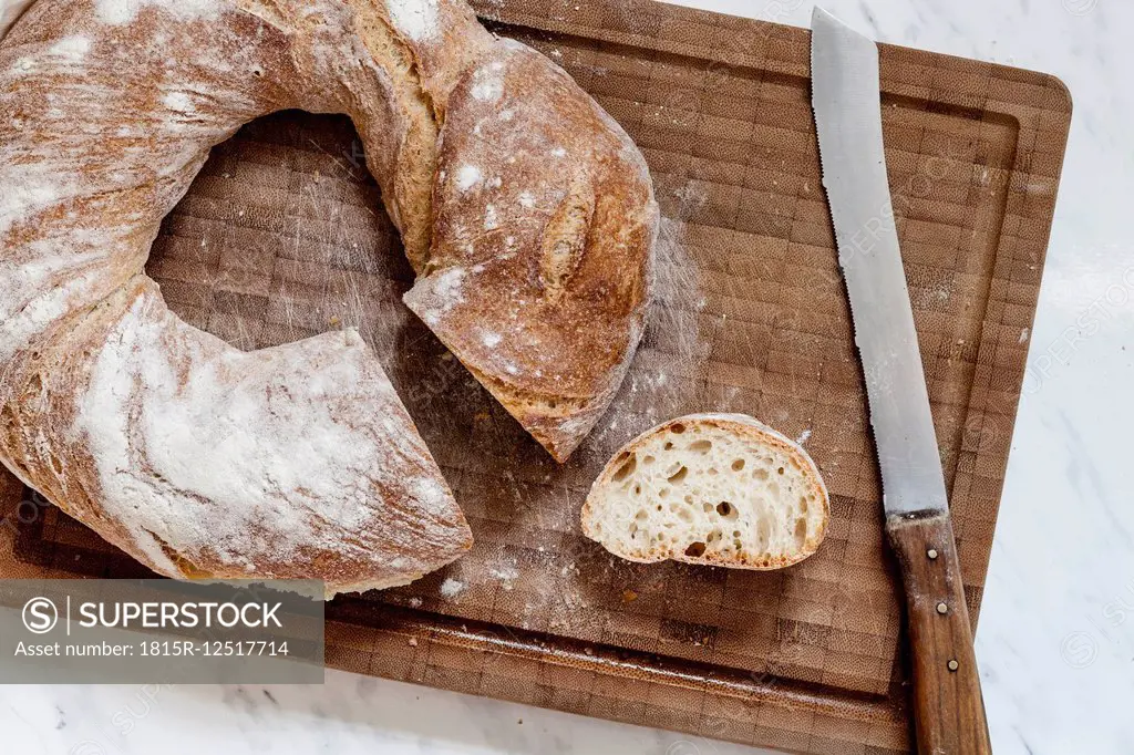 Italian ring bread