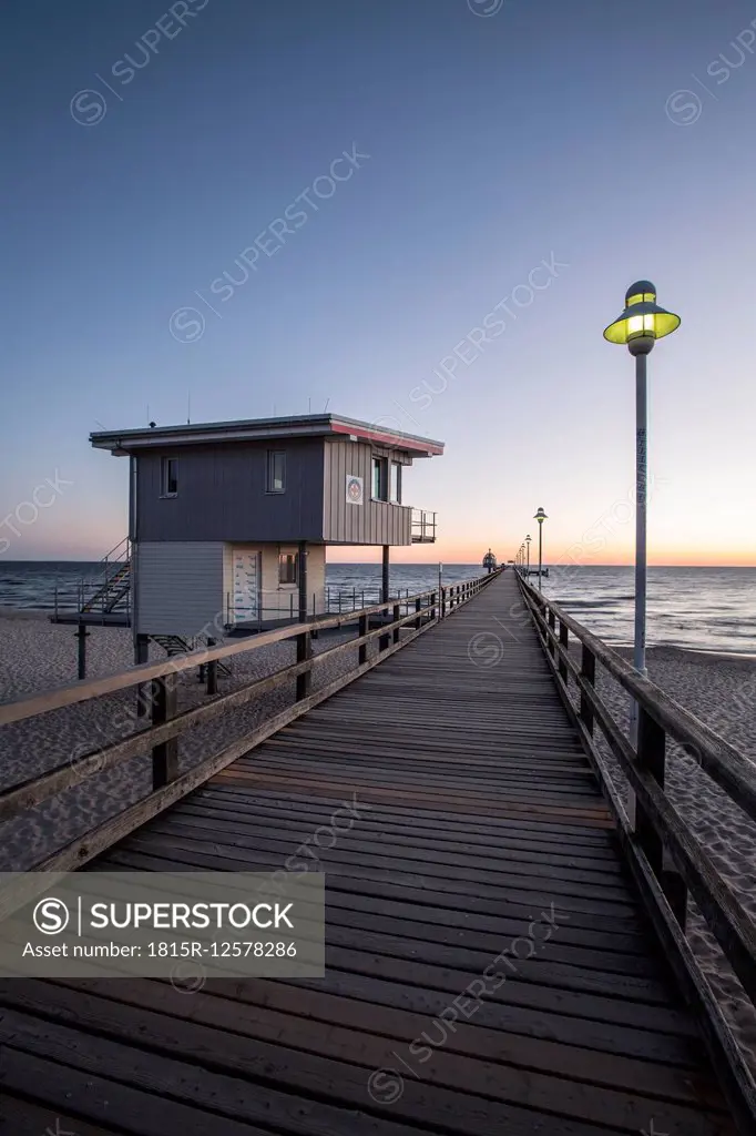 Germany, Mecklenburg-Western Pomerania, Baltic Sea, pier of Zinnowitz at dawn