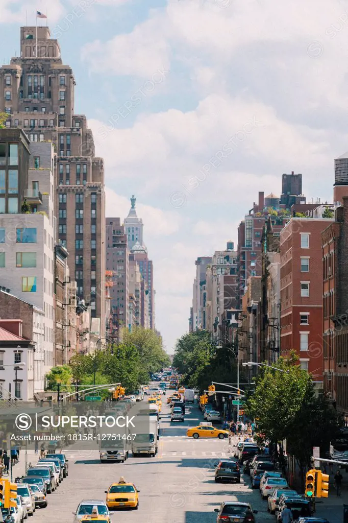 USA, New York City, street scene at Downtown Manhattan