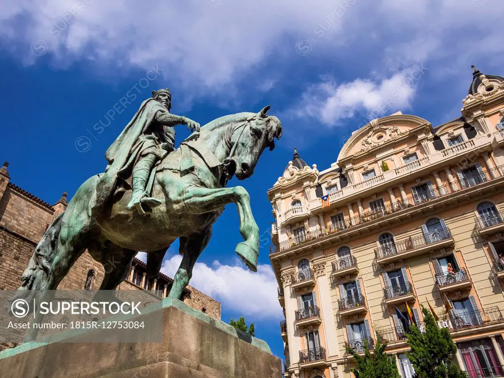 Spain, Barcelona, equestrian statue on Placa Ramon Berenguer el Gran and Cathedral