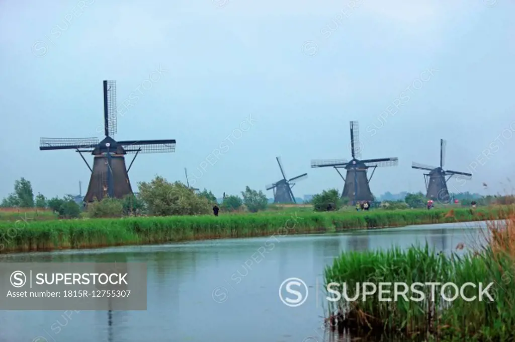 Netherlands, Kinderdijk, view to traditional windmills