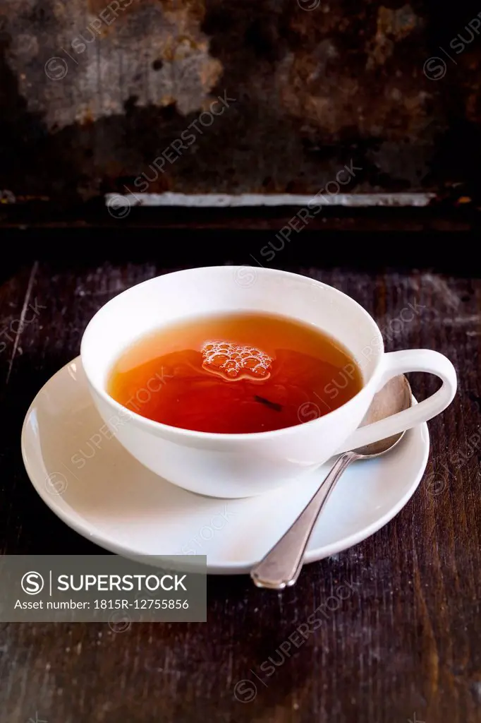 Black tea in white porcellain cup