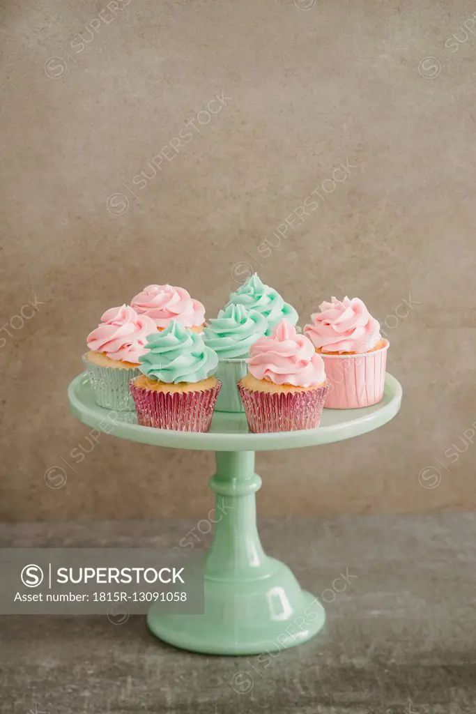 Cup cakes on a cakestand
