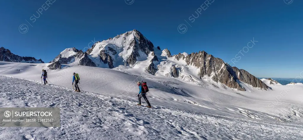 France, Chamonix, Mountaineers at the Aiguille du Chardonnet
