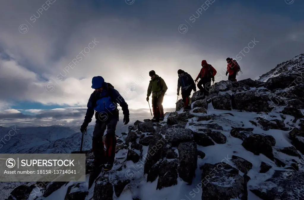 UK, Scotland, Glencoe, mountaineers at Buachaill Etive Beag