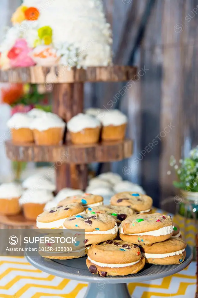 USA, Texas, Wedding cake and cookies