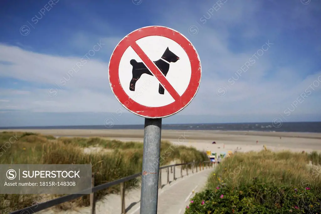 Germany, Lower Saxony, East Frisia, Langeoog, sign No dogs allowed
