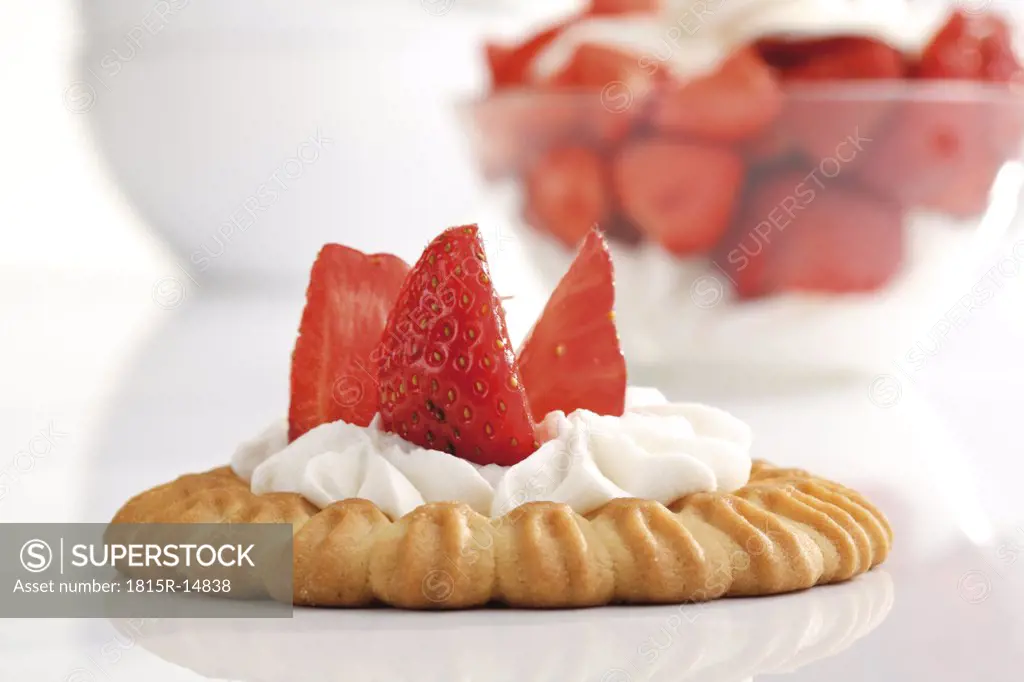 Strawberry tartelet with whipped cream