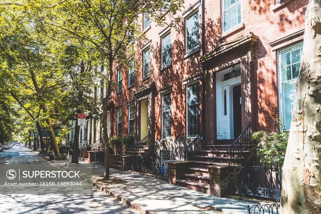 USA, New York, row of houses in Brooklyn